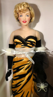 http://www.magmaheritage.com/FranklinMint/7yritchmarilyn2medium.jpg