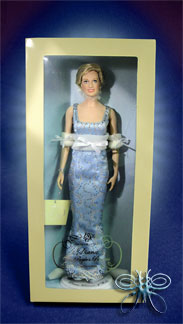 http://www.magmaheritage.com/FranklinMint/dianabluebeadedgown1med.jpg