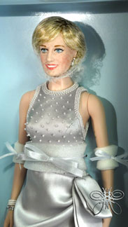 http://www.magmaheritage.com/FranklinMint/dianagraypearl3med.jpg
