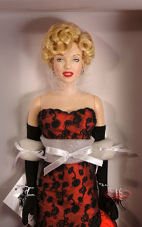 http://www.magmaheritage.com/FranklinMint/dontbother2knockmarilyn2med.jpg