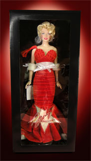 http://www.magmaheritage.com/FranklinMint/marilynstardebut1medium.jpg
