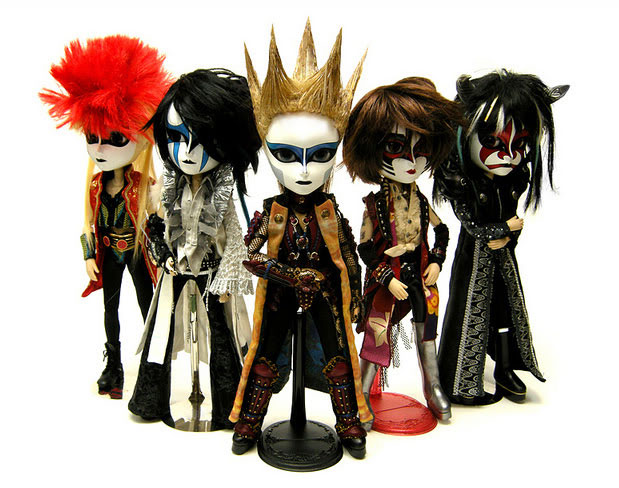 http://www.magmaheritage.com/seikimaIItaeyang/SeikimaIItaeyangdolls.jpg