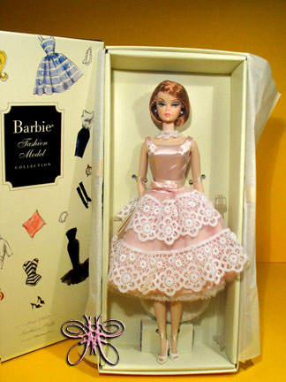 https://www.magmaheritage.com/Barbiefolder/Southern%20Belle%20Barbie/southerbellsilkie1.jpg