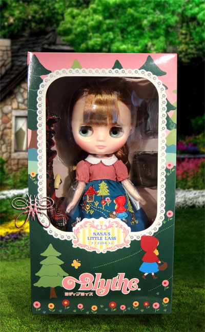 https://www.magmaheritage.com/Blythe/Nanaslittlelass/nanaslittlelassinboxlarge.jpg