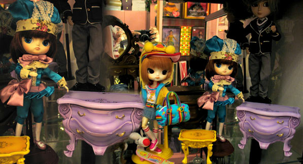 https://www.magmaheritage.com/actualfurnituredisplaymedmm.jpg