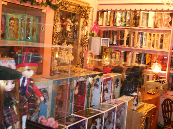 ourshoppiclarge1.jpg