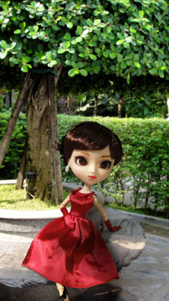 https://www.magmaheritage.com/sabrinapullip/sabrinaunderatree.jpg